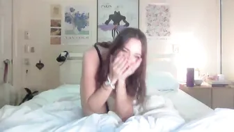 irisbb2003 naked tits & pussy