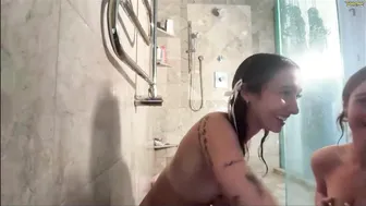 Avaowenss and friends show 2