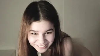 sladkoezka full naked & vibe pussy