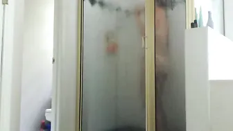 tegralane  Strokes her Ass in puclic room