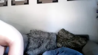 kristennn  Loves to fuck himself online