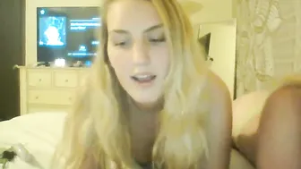 3girlz1cam  caught intense orgasm in webcam show