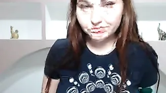 kelly_savage  pussy plays in general chat