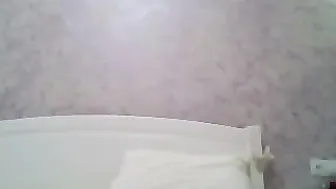 milla_jo  She spread her legs wide