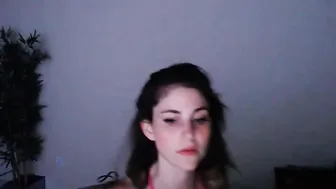 DaphneJo Fucked herself for a couple of tokens