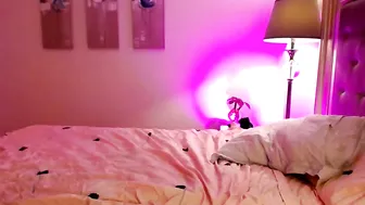 HappyEndings  hooker she-bop on Work