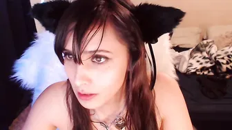 moonlitfox Dark curvy seduces with big ass