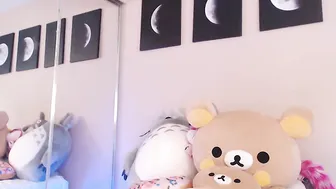 DelightfulHug The calf jerks off and cums