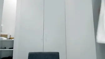 Lara Cute model strips boobs