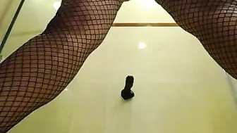 MakaylaDivine Red-haired babe caresses pussy