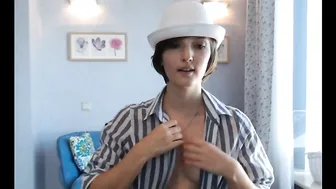 yana_lolita Blissful female exposes boobs