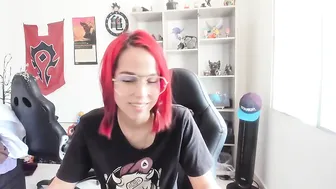 laura_cornett Shy bitch masturbates recklessly pussy