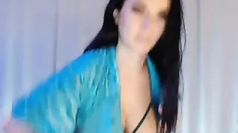 emilyivy huge tits and greedy cap