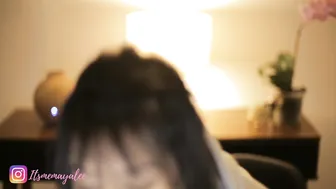 pmaya gorgeous chick fucks cunt with phallus