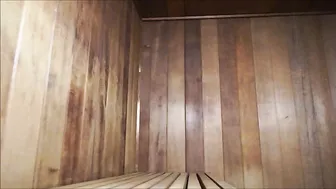 mollydoll gorgeous jerks off a banana and cums.