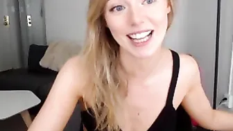 GeorgieXOX insatiable bitch fucking with two