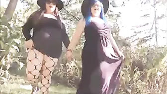 Kiki PlumpAss fat old woman ages on sex toy