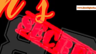 Anastasia Lux milf with tattoos jerks off her cunt