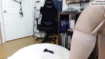 HackerGirl crazy lady fondles her cunt in panties