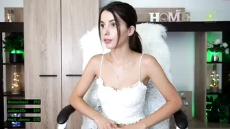 elibee hot chick with big booty poses in lingerie