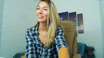 evacoy sexy girlfriends jerking their pussies outdoors