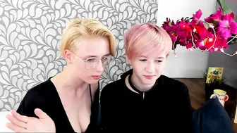 brittany_and_rita narrow-eyed jerking pussy phallus