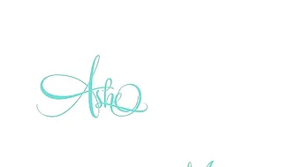 Ashe Maree chick eagerly absorbs dildo