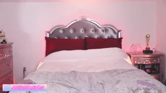 chroniclove exquisite slut fucks himself dildo