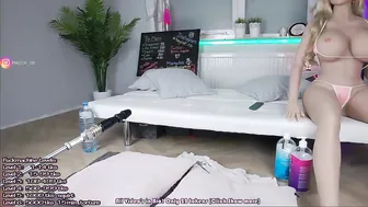 hayleex naughty bitch gently jerks her pussy