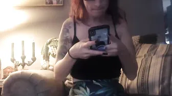 liljbby beautiful bitch jerks off with an unusual device