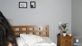 carmella_si getting naked and jerking off