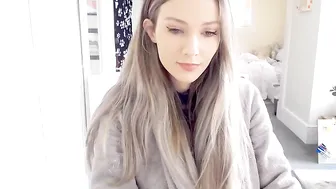 zeta_bb  sexy babe masturbates point