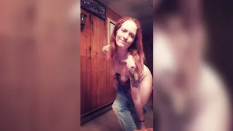 redfoxx92 manyvids cute chicks lick cunt in pose