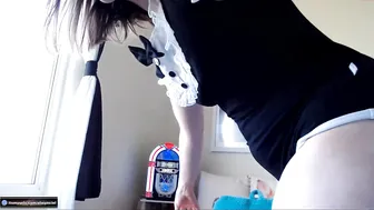 elwynciel  manyvids cute girl sucks penis