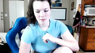 tiggerrosey manyvids sexy model takes off her panties