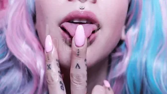 Loretta Rose manyvids fascinating passion masturbates shaved pussy