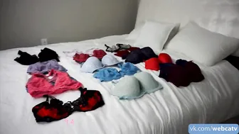 MissAlexaPearl manyvids skinny beauty pulls pussy