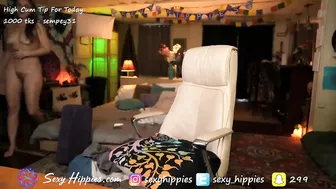 sexyhippiechick shows itself in all its glory