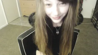 MissAlice_94 ManyVids Late night quiet cum