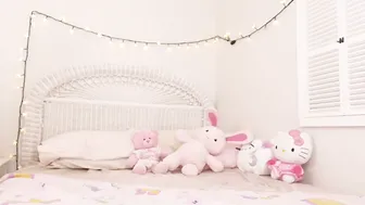 Lilli LoveDoll ManyVids spying on schoolgirl slut