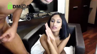 blueyaris shows how deep a toy can be in your mouth