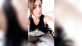 Sophie Dee mature babe fucks her cunt