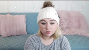 lillie007 charming chicks having fun in a pose