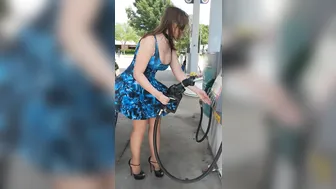 CARRIE LACHANCE ONLYFANS Getting gas and it's so windy lol. Oopsie