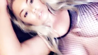 Ashleybarbie -Horny af in my hotel on a rainy miami night