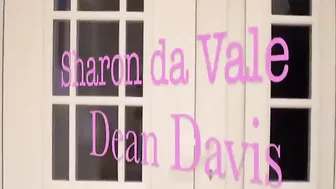 Sharon-Privat Die sexy Staubsaugervertreterin Kehle gefickt