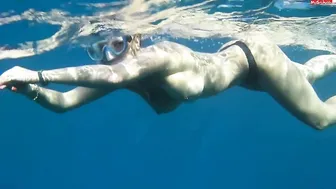 Sexy-Engel Blanke Titten im String