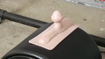 Perverse Almanac _Clit Power Vibrator mit AmateureXtreme