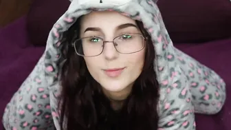 ManyVids  Sadbaffoon _Cumming In My Onesie