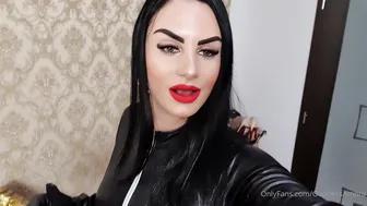 Goddess Ambra onlyfans_01-06-2020-A very hot and teasing LeatherFetish clip